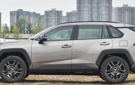 Toyota RAV4, 2024 год, 3 520 000 рублей, 5 фотография