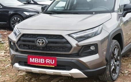 Toyota RAV4, 2024 год, 3 520 000 рублей, 2 фотография