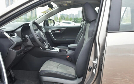Toyota RAV4, 2024 год, 3 520 000 рублей, 11 фотография