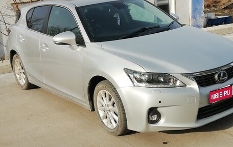 Lexus CT I рестайлинг, 2011 год, 1 100 000 рублей, 1 фотография