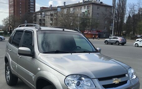 Chevrolet Niva I рестайлинг, 2015 год, 790 000 рублей, 3 фотография