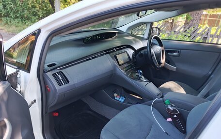 Toyota Prius, 2011 год, 1 200 000 рублей, 5 фотография