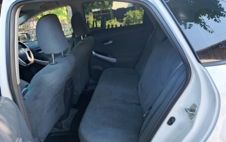 Toyota Prius, 2011 год, 1 200 000 рублей, 13 фотография