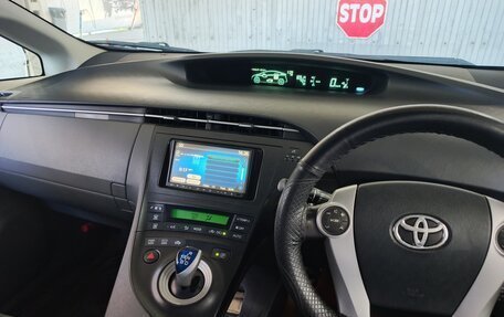 Toyota Prius, 2011 год, 1 200 000 рублей, 15 фотография