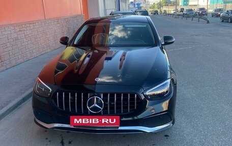 Mercedes-Benz E-Класс, 2021 год, 2 500 000 рублей, 3 фотография