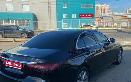 Mercedes-Benz E-Класс, 2021 год, 2 500 000 рублей, 6 фотография