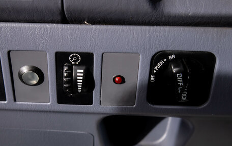 Toyota Land Cruiser Prado 90 рестайлинг, 1997 год, 999 000 рублей, 13 фотография