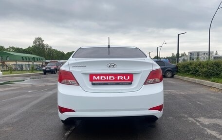 Hyundai Solaris II рестайлинг, 2016 год, 800 000 рублей, 3 фотография