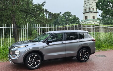 Mitsubishi Outlander, 2021 год, 3 230 000 рублей, 2 фотография