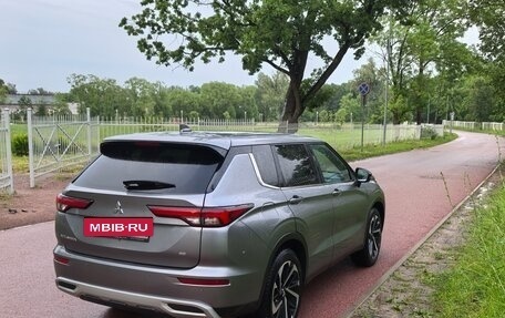 Mitsubishi Outlander, 2021 год, 3 230 000 рублей, 3 фотография