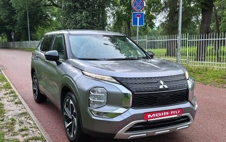 Mitsubishi Outlander, 2021 год, 3 230 000 рублей, 5 фотография