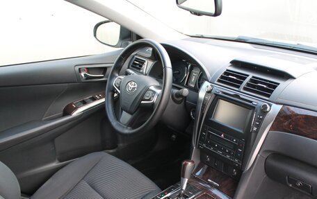 Toyota Camry, 2017 год, 2 050 000 рублей, 3 фотография