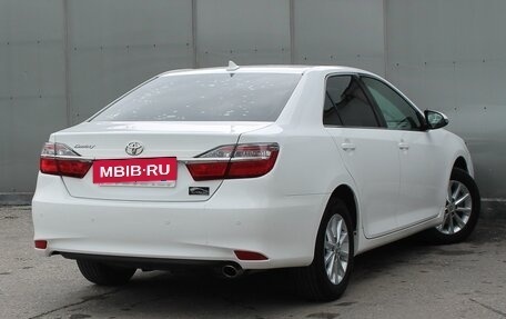 Toyota Camry, 2017 год, 2 050 000 рублей, 2 фотография