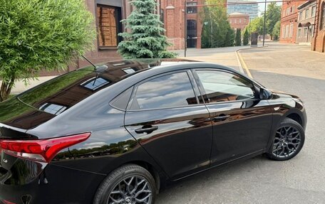 Hyundai Solaris II рестайлинг, 2019 год, 1 800 000 рублей, 4 фотография