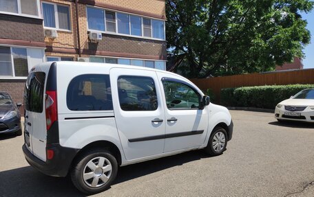 Renault Kangoo II рестайлинг, 2010 год, 650 000 рублей, 11 фотография