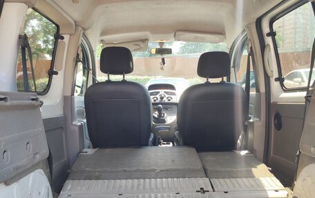 Renault Kangoo II рестайлинг, 2010 год, 650 000 рублей, 15 фотография