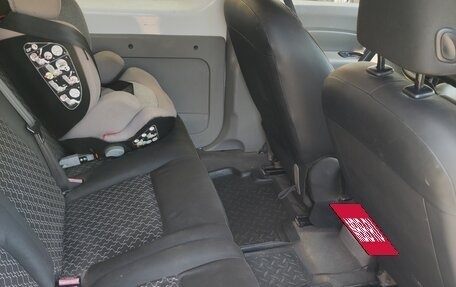 Renault Kangoo II рестайлинг, 2010 год, 650 000 рублей, 22 фотография