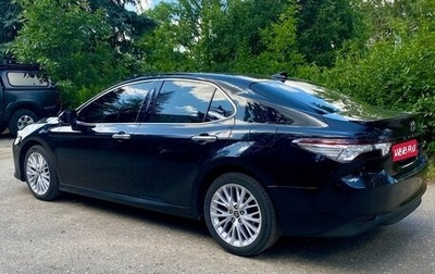 Toyota Camry, 2019 год, 2 400 000 рублей, 1 фотография