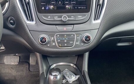 Chevrolet Malibu IX, 2018 год, 1 350 000 рублей, 5 фотография