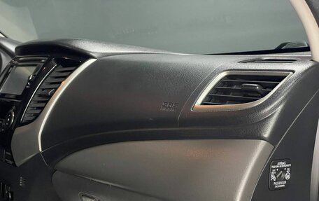 Mitsubishi L200 IV рестайлинг, 2015 год, 2 050 000 рублей, 12 фотография