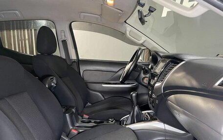 Mitsubishi L200 IV рестайлинг, 2015 год, 2 050 000 рублей, 11 фотография