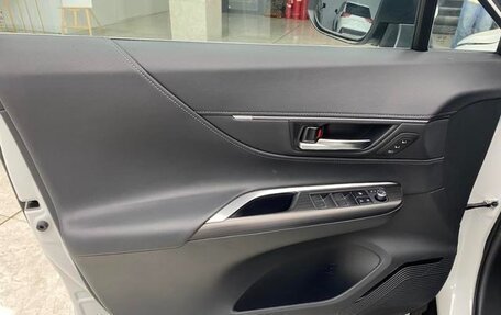 Toyota Harrier, 2021 год, 3 820 000 рублей, 18 фотография