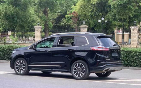 Ford Edge II рестайлинг, 2022 год, 2 100 000 рублей, 6 фотография