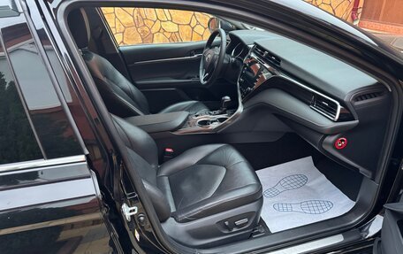 Toyota Camry, 2019 год, 2 750 000 рублей, 7 фотография