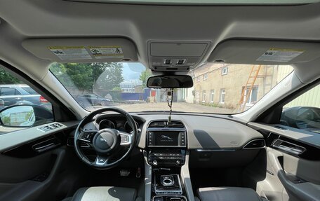 Jaguar F-Pace, 2017 год, 2 340 000 рублей, 16 фотография