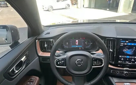 Volvo XC60 II, 2025 год, 4 400 065 рублей, 9 фотография