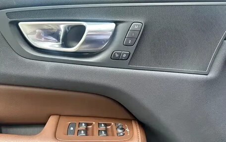 Volvo XC60 II, 2025 год, 4 400 065 рублей, 13 фотография