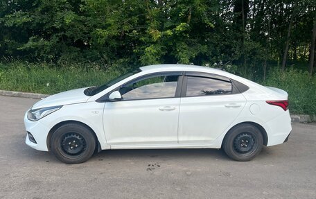 Hyundai Solaris II рестайлинг, 2017 год, 850 000 рублей, 5 фотография