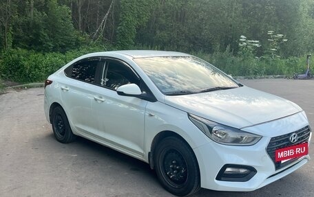 Hyundai Solaris II рестайлинг, 2017 год, 850 000 рублей, 3 фотография
