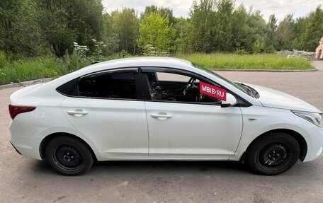 Hyundai Solaris II рестайлинг, 2017 год, 850 000 рублей, 40 фотография