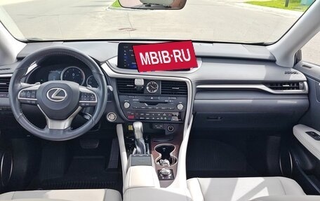 Lexus RX IV рестайлинг, 2021 год, 6 200 000 рублей, 9 фотография