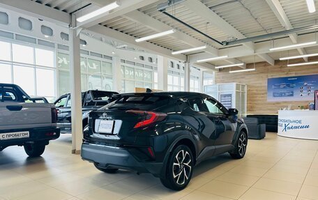 Toyota C-HR I рестайлинг, 2017 год, 2 449 900 рублей, 6 фотография