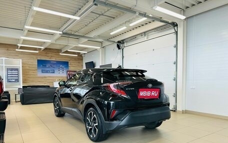Toyota C-HR I рестайлинг, 2017 год, 2 449 900 рублей, 4 фотография