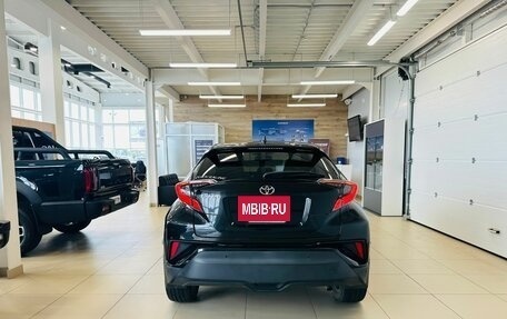 Toyota C-HR I рестайлинг, 2017 год, 2 449 900 рублей, 5 фотография