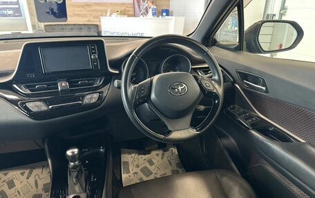Toyota C-HR I рестайлинг, 2017 год, 2 449 900 рублей, 15 фотография