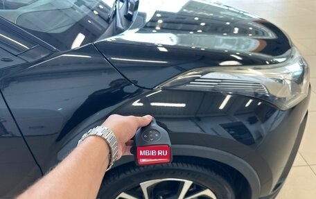 Toyota C-HR I рестайлинг, 2017 год, 2 449 900 рублей, 27 фотография