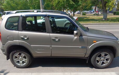 Chevrolet Niva I рестайлинг, 2010 год, 445 000 рублей, 3 фотография