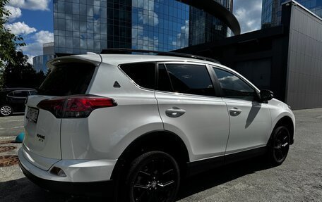Toyota RAV4, 2019 год, 2 650 000 рублей, 4 фотография