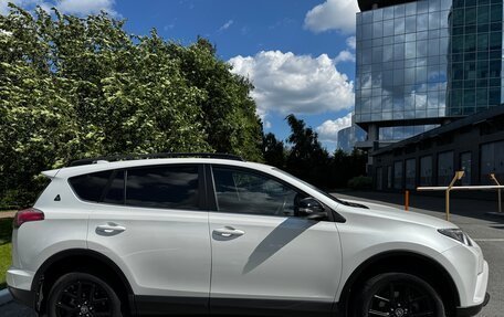 Toyota RAV4, 2019 год, 2 650 000 рублей, 2 фотография