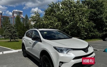 Toyota RAV4, 2019 год, 2 650 000 рублей, 3 фотография