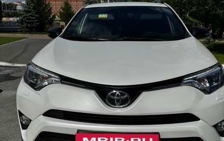 Toyota RAV4, 2019 год, 2 650 000 рублей, 6 фотография