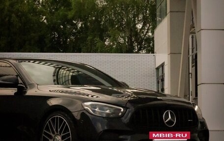 Mercedes-Benz E-Класс, 2021 год, 4 550 000 рублей, 2 фотография