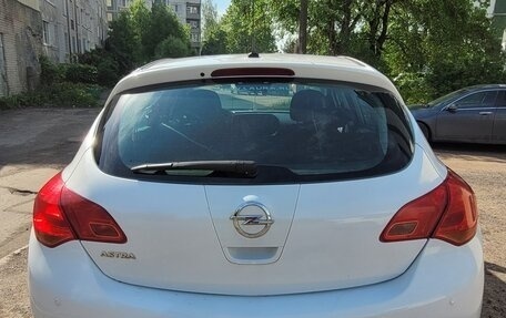 Opel Astra J, 2011 год, 750 000 рублей, 9 фотография
