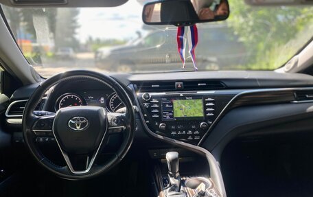 Toyota Camry, 2019 год, 2 400 000 рублей, 9 фотография