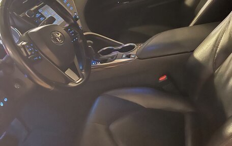 Toyota Camry, 2020 год, 2 700 000 рублей, 6 фотография