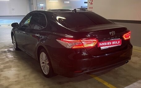 Toyota Camry, 2020 год, 2 700 000 рублей, 2 фотография
